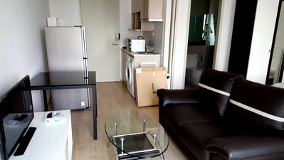 คอนโดให้เช่า : BEST PRICE 1 ห้องนอน 34 ตร.ม. renovate ใหม่ทั้งหมด เฟอร์ครบพร้อมเข้าอยู่ 