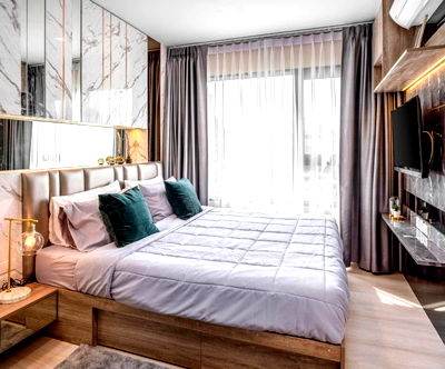 Condos for rent BTS Chit Lom : Life One Wireless : 35 sq m. 12ath floor, BTS Ploenchit, beautiful room, fully furnished soft creamy white furniture, complete electrical appliances