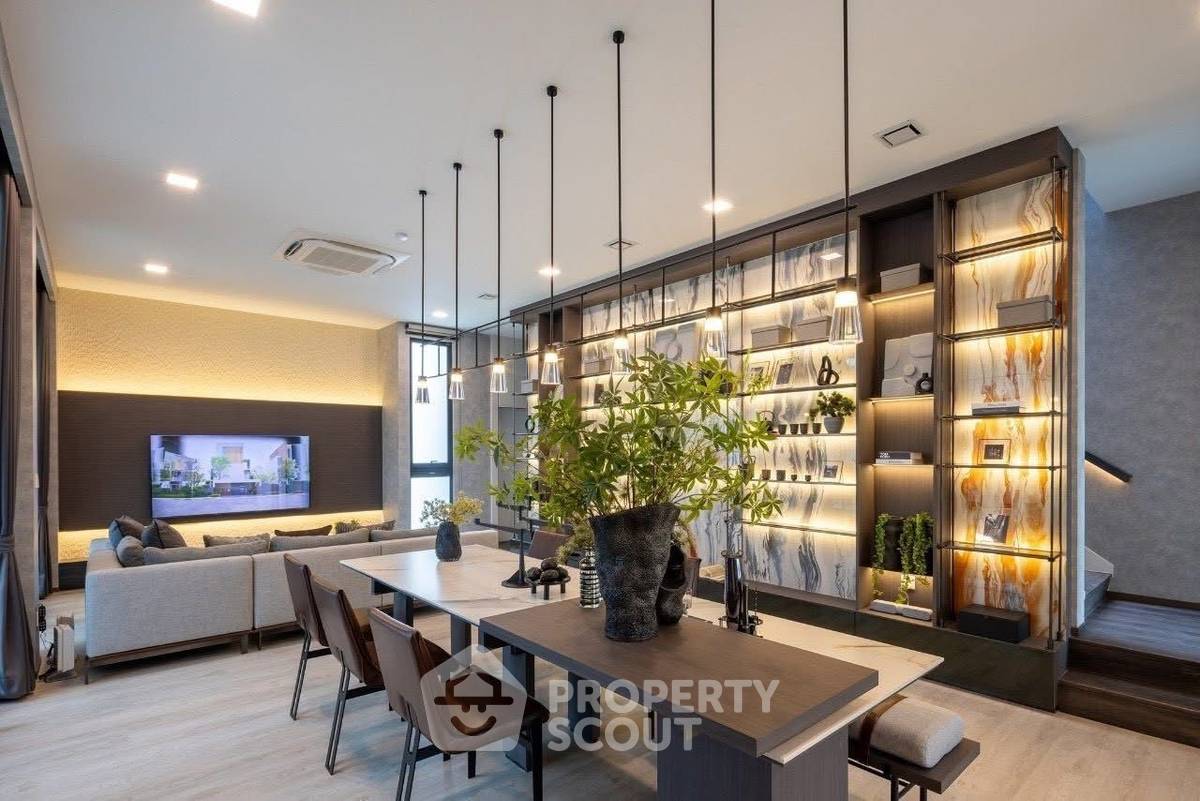 รูป บ้าน 4-ห้องนอน ที่ วีเว่ กรุงเทพกรีฑา ใกล้ กรุงเทพกรีฑา (ID 2520233) - รูปที่ 2/20