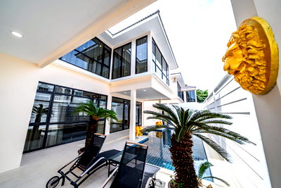 Houses for sale Jomtien Sai 2 : 🏡 New House for Sale in Pattaya – Prime Location on Thepprasit, close to many amenities 🌷