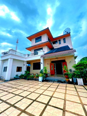 เช่าบ้านเดี่ยว ลาดพร้าว 93 : ให้เช่า บ้านเดี่ยว 3 ชั้น ลาดพร้าว 93 ไม่มีเฟอร์นิเจอร์ เป็นสำนักงาน จดบริษัทได้ 