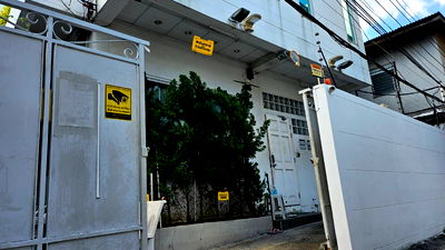 Home office for rent Khlong Toei : Building for rent, suitable for use as a hostel, home office or residence.