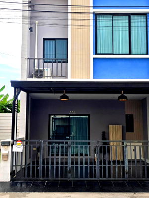 เช่าทาวน์โฮม ถนนคู้บอน : 🏡 ให้เช่าทาวน์โฮม เรซิโอโฮม วงแหวน–รามอินทรา 3 ห้องนอน 3 ห้องน้ำ บ้านใหม่ หลังมุม | พร้อมเข้าอยู่ทันที ใกล้ห้างแฟชั่นไอซ์แลนด์
