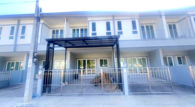 Townhouses for rent Bang Pu Industrial Estate : New house for rent, new furniture. Rent price: 13,000 baht/month. Suriya Village, Tamru Road. Land