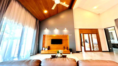 Houses for sale Bang Lamung Chonburi : Company Name - 3 Bedrooms Pool Villa for sale in The Maple Pattaya HEMP01