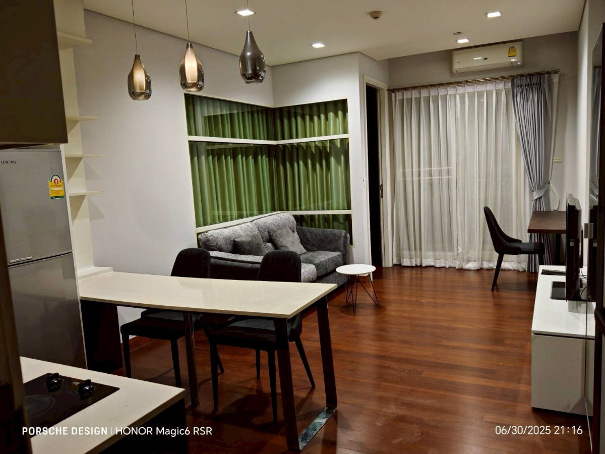 HOT DEAL | 1B1B 43 ตร.ม. ใจกลางซอยทองหล่อ เฟอร์ครบพร้อมเข้าอยู่ 