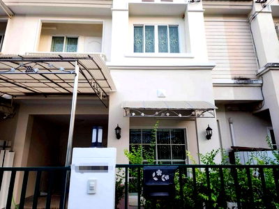 Townhouses for rent Ratchaphruek Road : Town House For Rent Theerin Village Bangkok