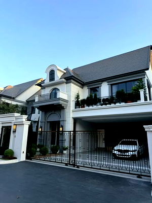 Houses for rent Wat Phraya Suren : 🟠For Rent - 4 Bedroom, 378 Sq.m Luxury House at Narasiri Phahon–Watcharaphol