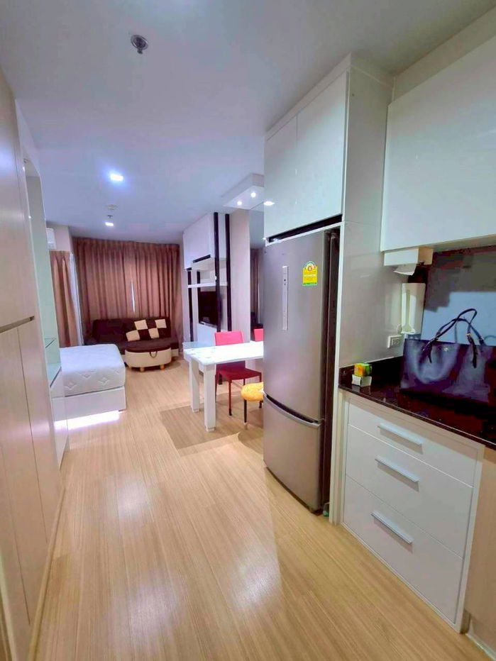 รูป คาซ่า รัชดา ราชพฤกษ์ 26 ตร.ม. เฟอร์บิ๊วอิน เครื่องใช้ไฟฟ้าครบ มีเครื่องซักผ้า แอร์ใหม่ พร้อมเข้าอยู่ สภาพดี ชั้น 7 ทิศใต้ ลมแรง - รูปที่ 3/25
