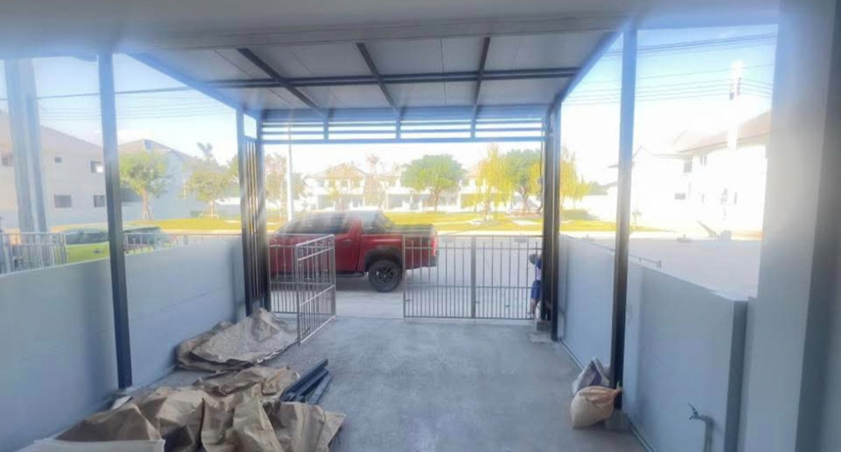 รูป ให้เช่าบ้าน ทาว์เฮาส์ 13,000/เดือน ม.บ้านสุริยาวิลเลท ถนนตำหรุรีโนเวทใหม่พร้อมเฟอร์ - รูปที่ 2/15