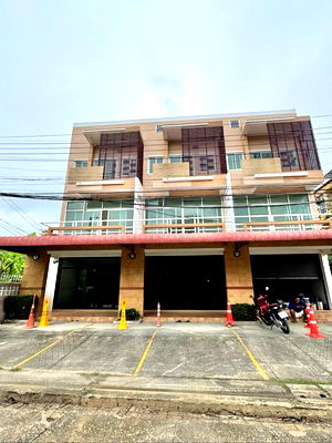 เช่าอาคารพาณิชย์ อาคารจัสมิน : ให้เช่า อาคารพาณิชย์ 3 ชั้น ✅จดบริษัทได้ ซอยทรายทอง 2/1 (ติวานนท์ 45)  ใกล้ MRT สามัคคี 