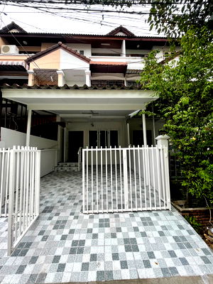 ทาวน์โฮม ถนนเสรีไทย : ขายพร้อมผู้เช่า ทาวน์เฮ้าส์ 3 ชั้น รามคำแหง 78 แยก 2 หมู่บ้านเดชา 2 ซอย2 ทำเลดี เดินทางสะดวก