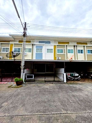 Townhouses for sale Ammata Nakhon Industrial Estate : Town House For Sale Phetthara Phanthong Chonburi