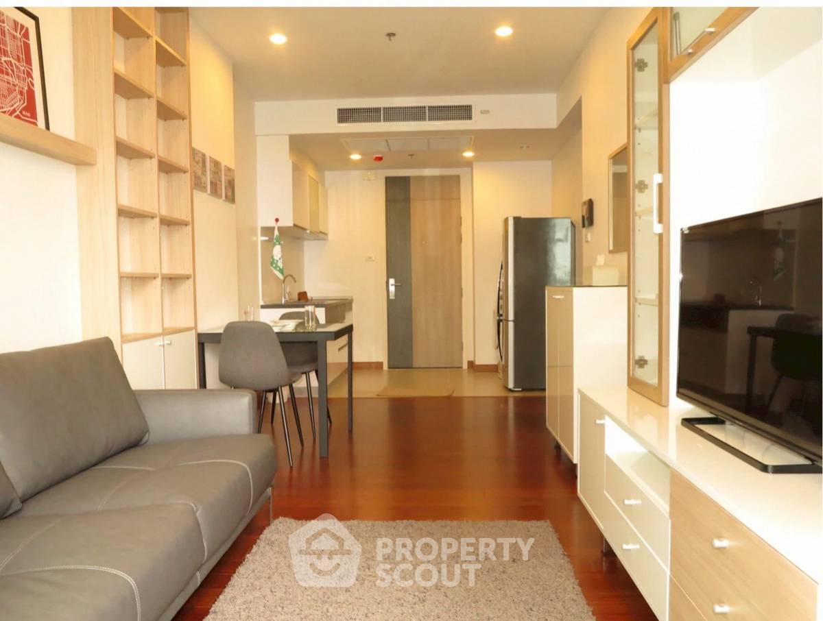 picture 1-BR Condo at Supalai Lite Sathorn-Charoenrat in Bang Khlo (ID 2520051) - 2/10