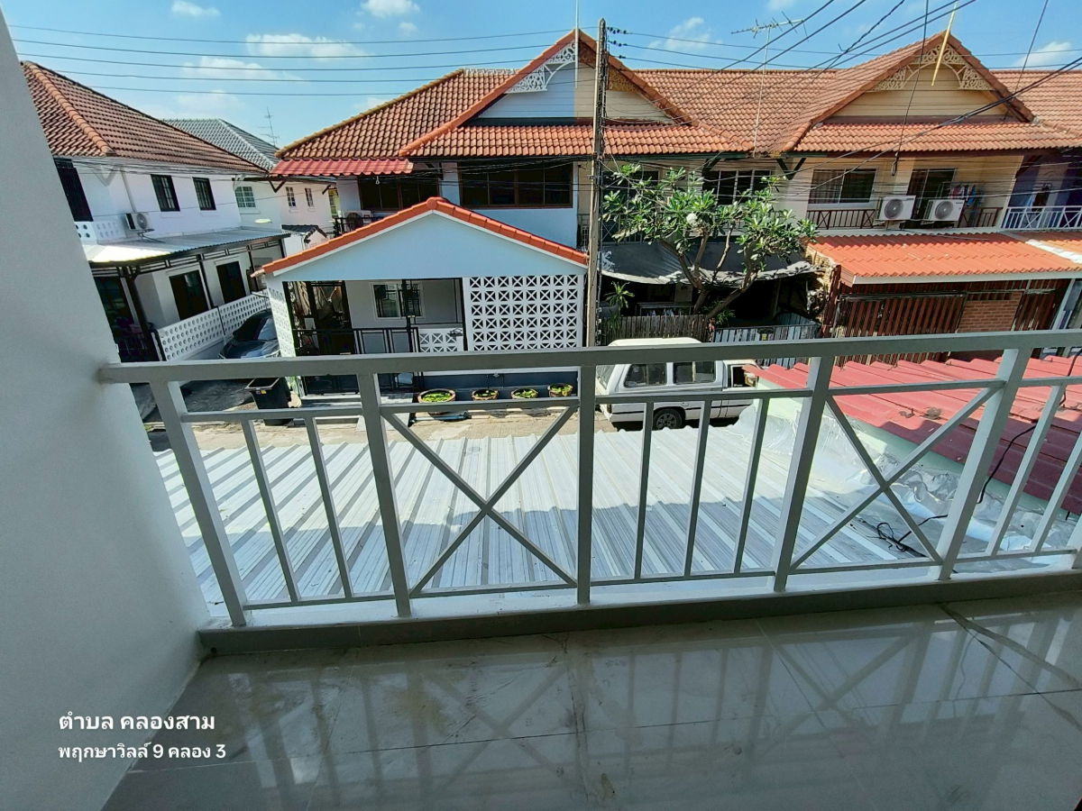 รูป ทาวน์เฮ้าส์ หน้ากว้าง รังสิต ธัญบุรี คลองสาม หมู่บ้านพฤกษาา 9 ซอย 16 หลังมุม  แถมเฟอร์ครบ นัดชมบ้าน 085-318-6868 คุณวา - รูปที่ 17/18