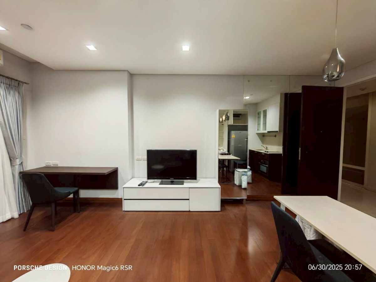 รูป HOT DEAL | 1B1B 43 ตร.ม. ใจกลางซอยทองหล่อ เฟอร์ครบพร้อมเข้าอยู่ - รูปที่ 3/7