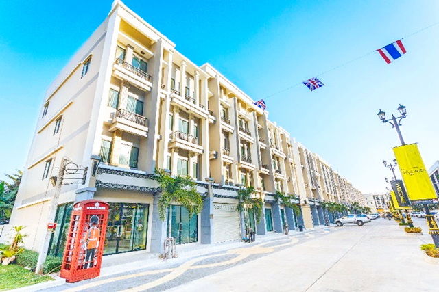 รูป ให้เช่าอาคารพาณิชย์ 4ชั้น ทำเลถนนใหญ่ หทัยราษฏร์ รามอินทรา 105-111 พระยาสุเรนทร์ MRTนพรัตน์ 2.4 กม. ใกล้รถไฟฟ้าสายสีชมพู - รูปที่ 2/8