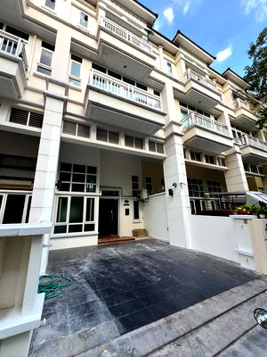 Home office for rent Bangna Commercial College : For rent, lease, home office in Sukhumvit 54, Hong Nakorn Village, affordable price. Interested? Line: @951qfbfi