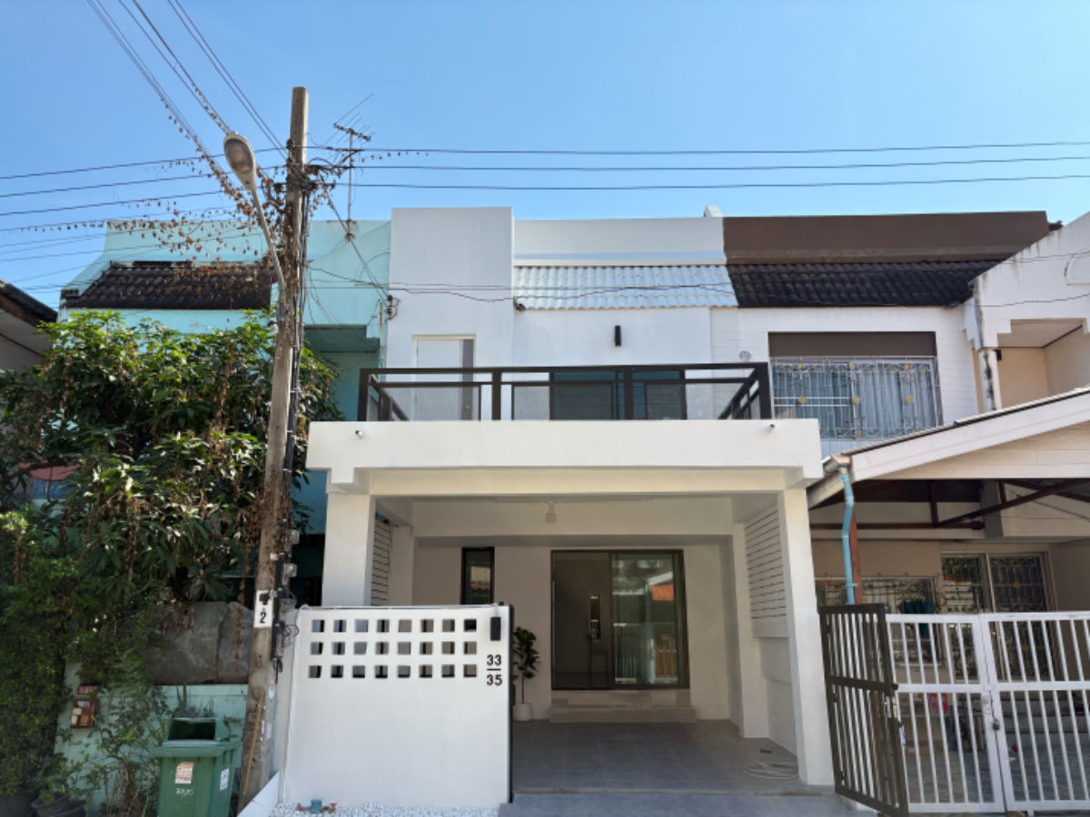 รูป "เจ้าของโพสต์" 𝗙𝗢𝗥 𝗦𝗔𝗟𝗘‼️ ทำเลดี บ้านสวย คุ้มมม‼️ ทาวเฮาส์ 19 ตรว 3 นอน 2 น้ำ **ใกล้สถานีรถไฟฟ้าสายสีม่วง** - รูปที่ 1/22