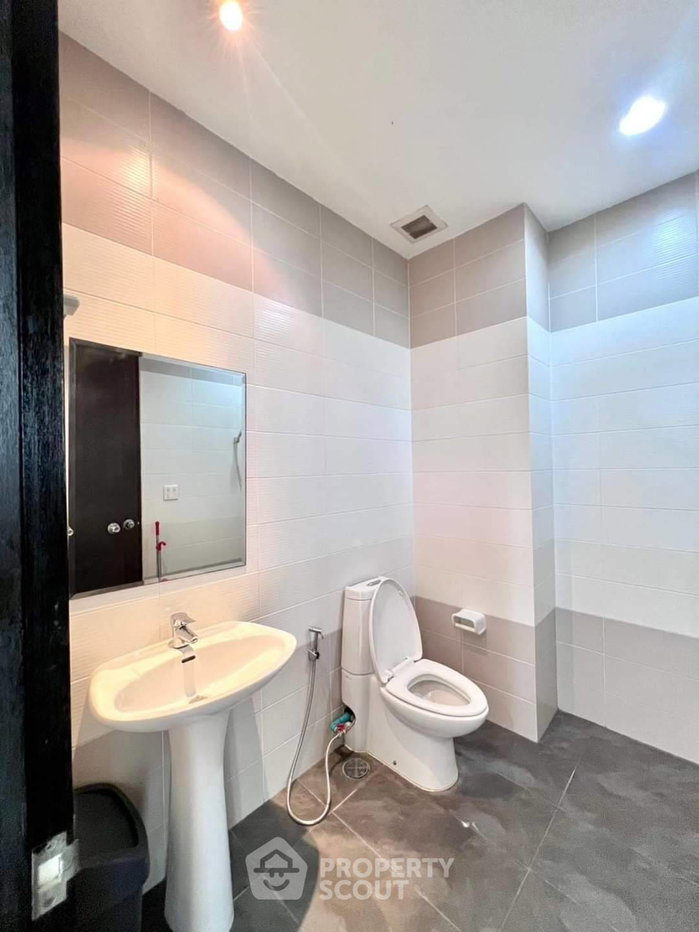 รูป คอนโด 2-ห้องนอน ที่ ซิตี้ สมาร์ท สุขุมวิท18 ใกล้ BTS อโศก (ID 1794748) - รูปที่ 12/14