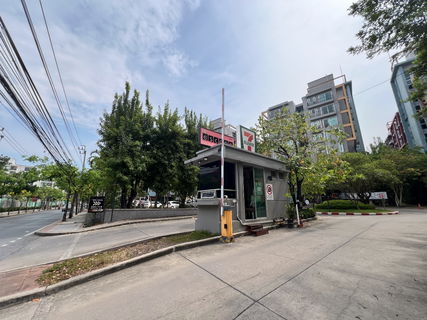 BCN 34771,BCN 34791 : ดิ เอสเคป สุขุมวิท 101/1