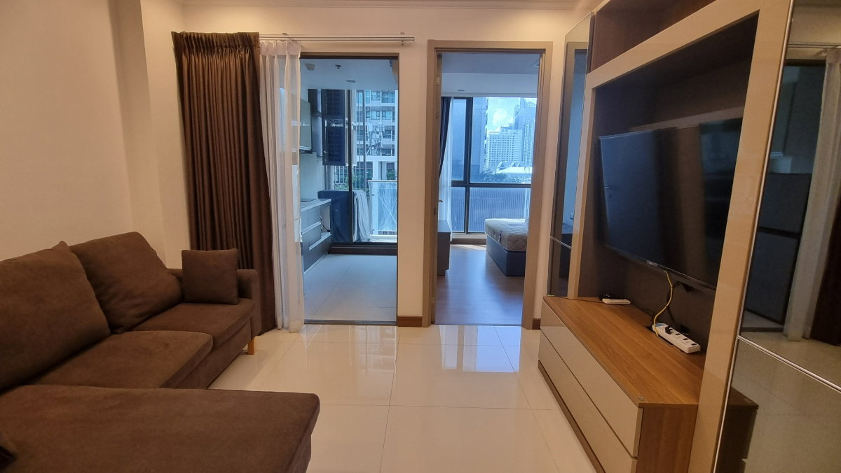 For rent Supalai Oriental Sukhumvit 39 | Big room 39 sq m. | Good sun protection film installed | Magnificent central area | 23,000 baht [PFD-07758]