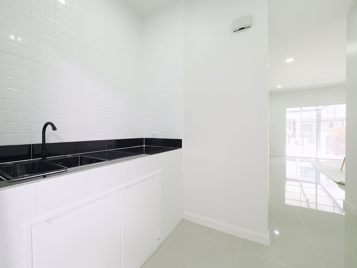 รูป ขายทาวน์เฮ้าส์ 2 ชั้น ม.โมดิวิลล่า 18.8 ตร.ว. 4นอน 2น้ำ [รังสิต-คลอง7] ขาย 1.78ล้าน - รูปที่ 9/20