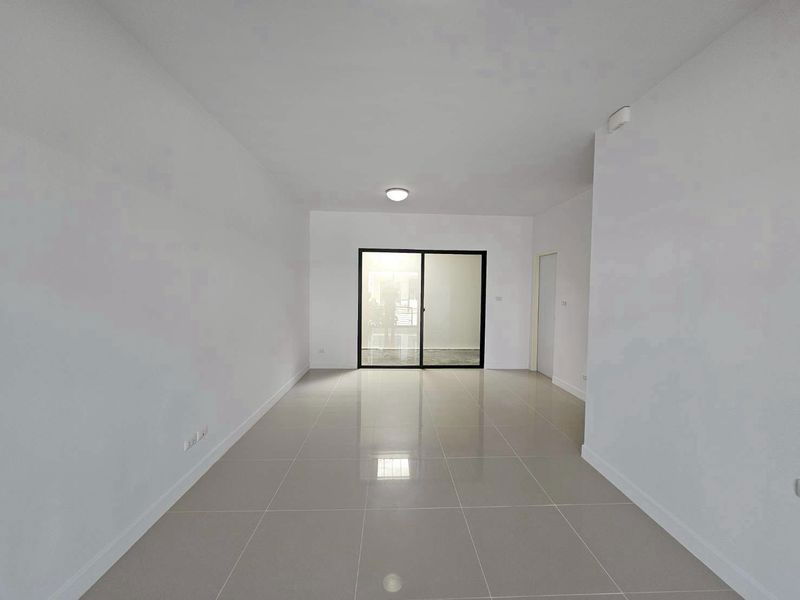 รูป 🏡 เมททาวน์ บางนา – ทาวน์โฮมรีโนเวทใหม่ หลังมุม พร้อมอยู่! - รูปที่ 2/8