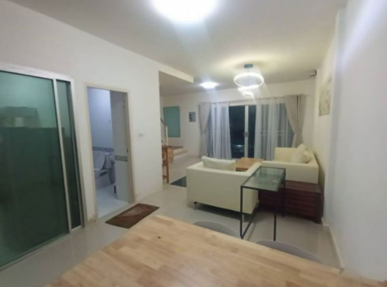 รูป ✨ ให้เช่า ทาวน์โฮม หมู่บ้าน นารา ทาวน์ วงแหวน – บางนา 2 ชั้น 3 นอน 2 น้ำ กว้าง 6 เมตร 23 ตรว เพียง 16000 บาท 🏡💖 - รูปที่ 2/13