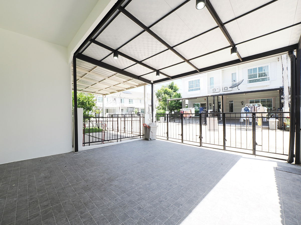 รูป ขายทาวน์เฮ้าส์ 2 ชั้น ม.โมดิวิลล่า 18.8 ตร.ว. 4นอน 2น้ำ [รังสิต-คลอง7] ขาย 1.78ล้าน - รูปที่ 2/20