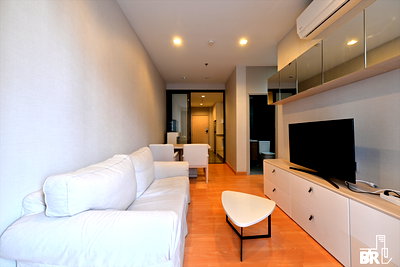 Condos for sale : 💥 Urgent! 💥 Rare Pet Friendly Unit! 🐶  M Thonglor 10 near BTS Ekkamai