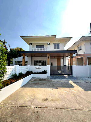 บ้านเดี่ยว วิทยาลัยบริหารธุรกิจและการท่องเที่ยวกรุงเทพ : บ้านเดี่ยวทำเลดีมากหลังมุมใน ตกแต่งรีโนเวทใหม่ทั้งหมด หมู่บ้าน บุรีรมย์ เลียบคลองสอง23 คลองสามวา แถมทั้งแอร์,เฟอร์ฯ