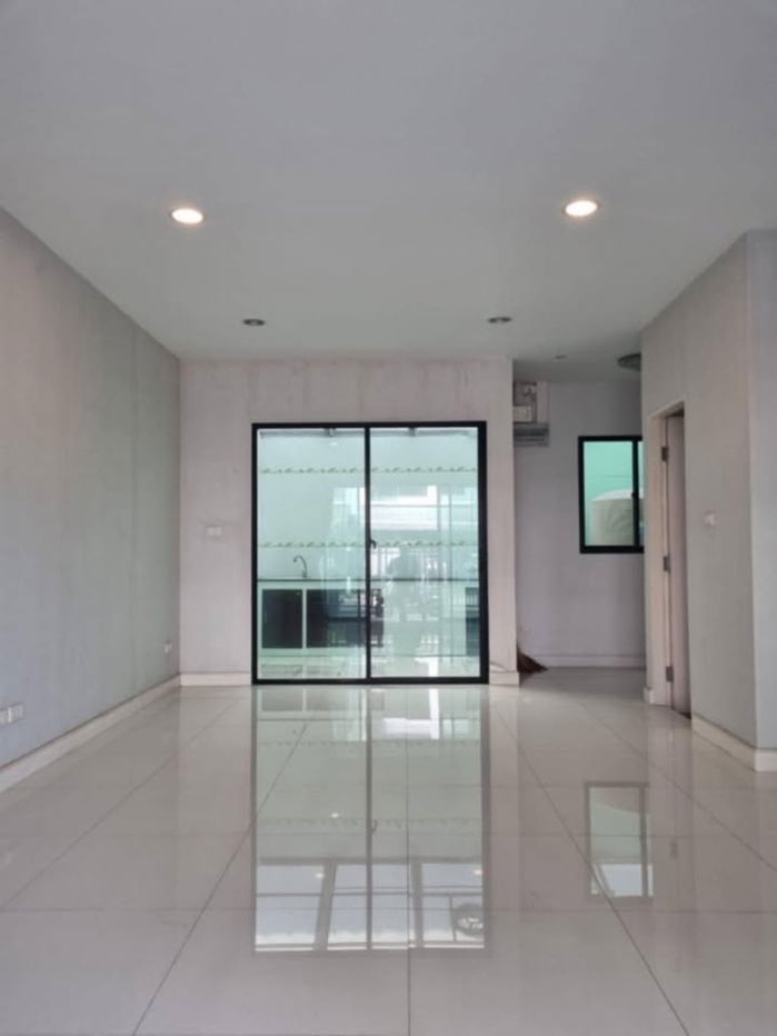 รูป ขายทาวน์โฮม 3 ชั้น บ้านกลางเมือง งามวงศ์วาน ทำเลดี ใกล้ The Mall (เจ้าของขายเอง) - รูปที่ 2/9