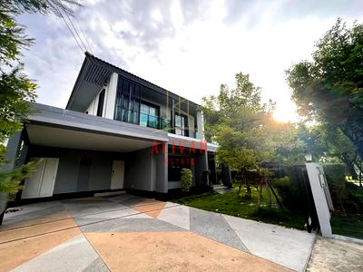 Houses for rent : RH010326 For rent: 2-story detached house, 4 bedrooms at Burasiri Wongwaen-Onnut.