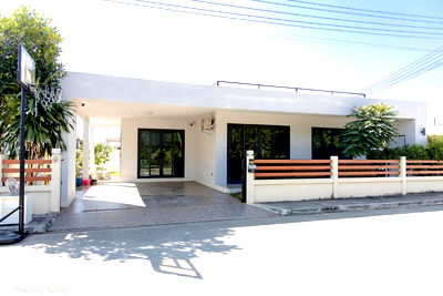 บ้านเดี่ยวให้เช่า : ให้เช่า บ้านว่างพร้อมเข้าอยู่ บ้านชญยลวิว อำเภอเมืองเชียงใหม่ ใกล้สนามบิน (R862) T.0946511456