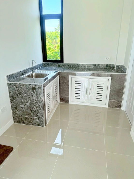 picture Modern detached house for sale, last one available! 3 bedrooms, 2 bathrooms, Phanat Nikhom, Chonburi. - 22/39