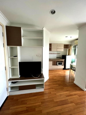 Condos for rent : Condo for rent, Lumpini Rama 4, Kluay Nam Thai. Beautiful room, fully furnished, with washing machine. Special price.
