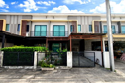 Townhouses for sale Don Mueang : 🏠 Townhouse for Sale – Don Mueang, Near Don Mueang Airport ✈️ 💰 THB 2,590,000 | Move-in Ready