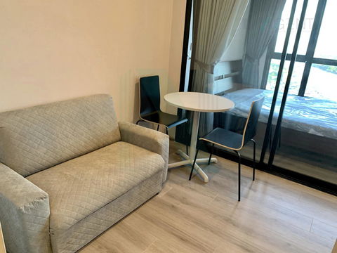 📌 For Rent Condo THE POLITAN RIVE Building 1, Floor 42,1 bed room, Room size 26.00 sqm