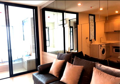 Condos for rent : Life                          Asoke