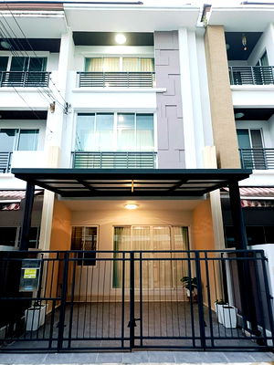 Townhouses for rent Ladkrabang Road Road : ✨ For Rent: 3-Story Townhome, Baan Klang Muang Essence On Nut - Outer Ring Road, 3 Bedrooms, 3 Bathrooms, 20 sq.wa, 34,000 THB 🏡💖