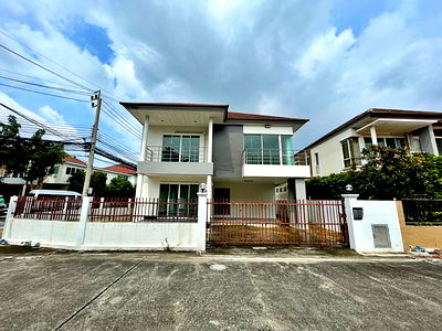 บ้านเดี่ยวให้เช่า : ให้เช่าบ้านเดี่ยวไอริสพาร์ค สุขุมวิท 76 มหาวงษ์ สำโรง ปู่เจ้า ใกล้ BTS แบริ่ง  