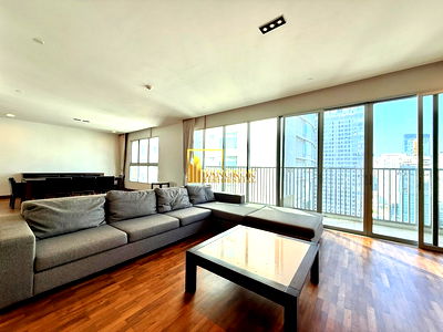 Apartment building for rent MRT Phetchaburi : Spacious 4 Bedroom Pet Friendly Apartment in Asoke Area - BR20036AP