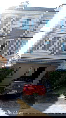 Townhouses for sale Kasem Bundit Phatthanakan University  : 3 Bedroom Townhouse for sale at The Preston Townhome Rama9-Krungthepkreetha  1657324