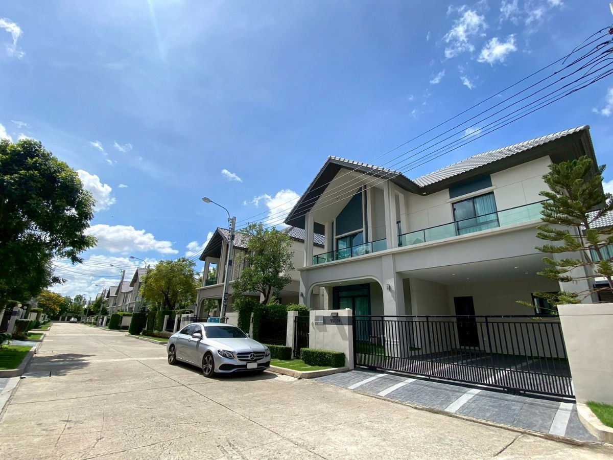 รูป 🏡 ให้เช่าบ้านเดี่ยว พร้อมอยู่ Modern Luxury – บางกอก บูเลอวาร์ด ศรีนครินทร์–บางนา - รูปที่ 1/18