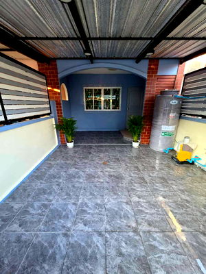 ขายทาวน์โฮม : ขายทาวน์เฮ้าส์ 2 ชั้น มบ.สิรารมย์ ถนนบ้านกล้วย-ไทรน้อย รีโนเวทใหม่ทั้งหลัง พร้อมเข้าอยู่ ราคา 1.42 ล้านบาท