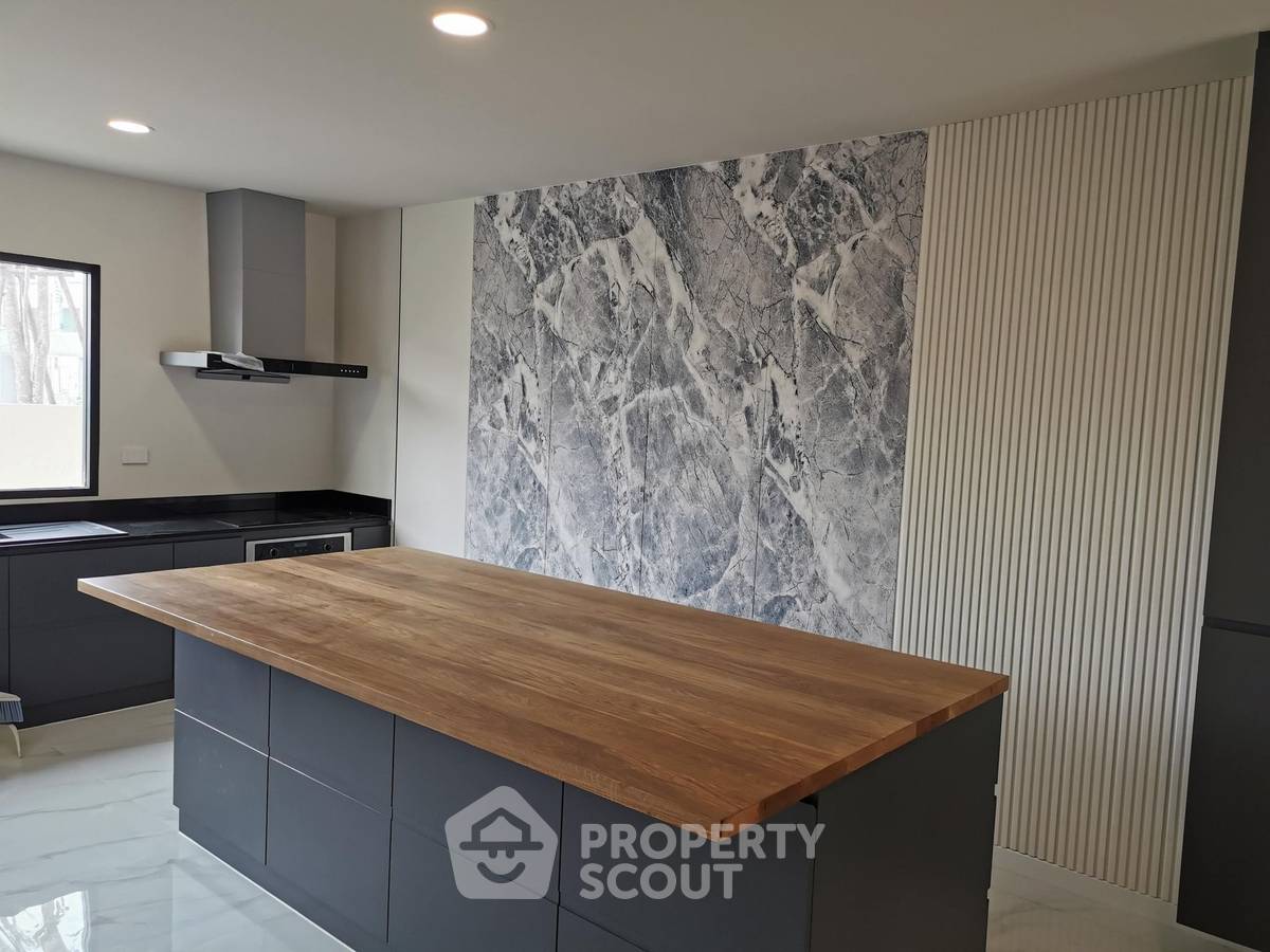 รูป ทาวน์เฮ้าส์ 6-ห้องนอน ที่ อัลติจูด คราฟ บางนา ใน บางแก้ว (ID 1176686) - รูปที่ 13/25