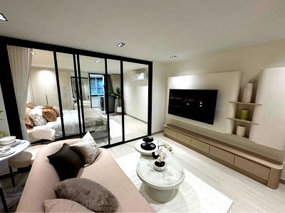 Condos for sale 700 Year Sports Arena Chiang Mai : Srithana condo 2 for sale near CMU , SuanDok Tel. 082-3899314 (Boo)