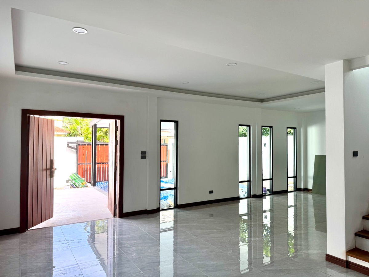 รูป ขายวิลล่าหรู 2 ชั้น พร้อมสระว่ายน้ำ – หมู่บ้านแลนด์ แอนด์ เฮ้าส์ ฉลอง ภูเก็ต - รูปที่ 3/28