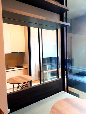 Condos for rent : Condo for Rent: Noble Around Sukhumvit 33  Near BTS Phrom Phong (approximately 500 meters)  Rent Price: 19,000 Baht